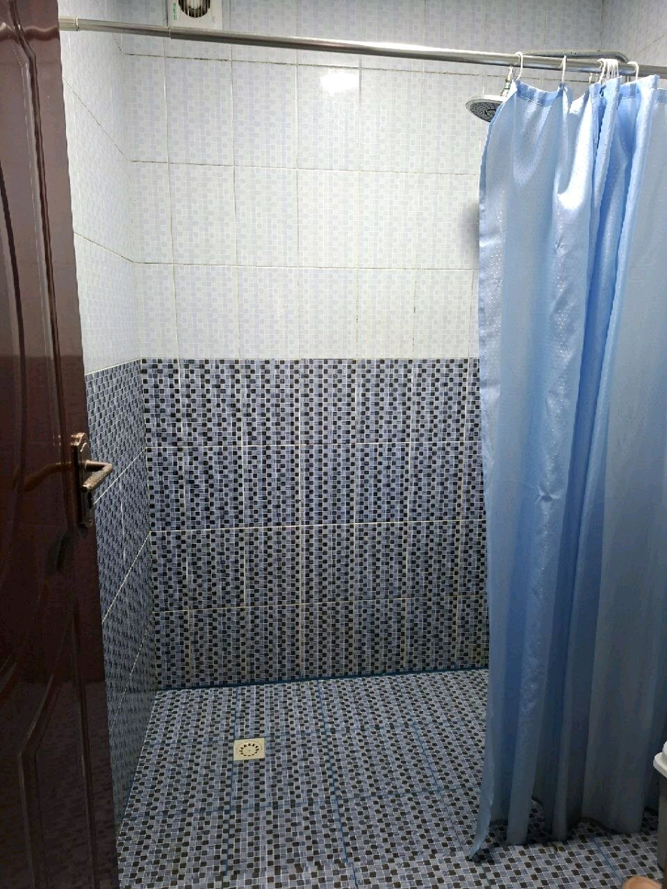 Дом, 6 комнат, 1 этаж.