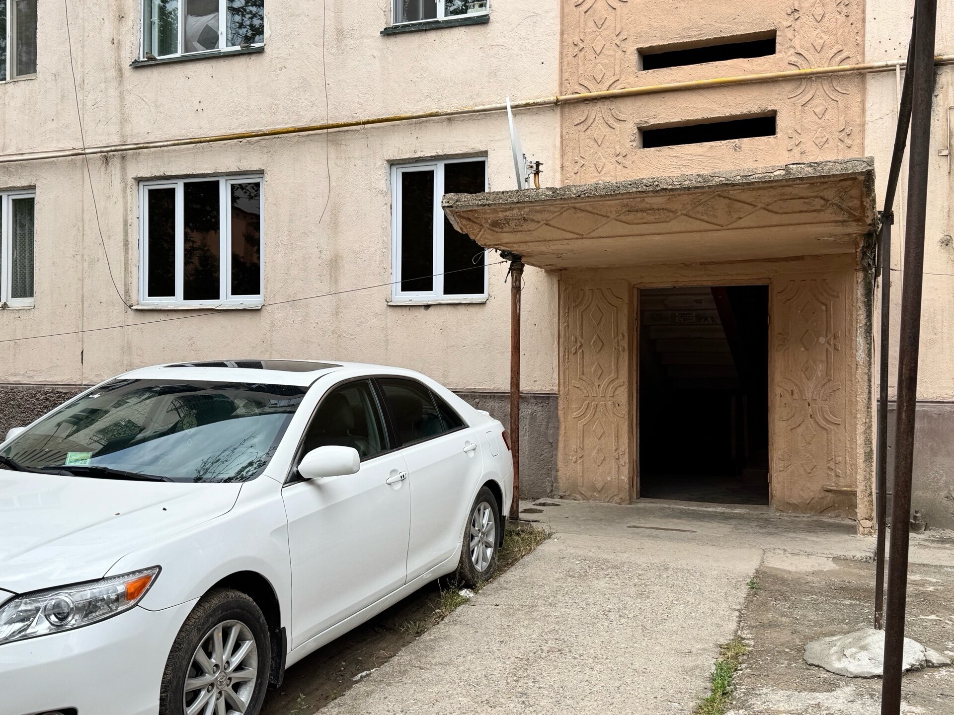 3-комнатная квартира в Душанбе, Фирдавси — фото 1, гостиная