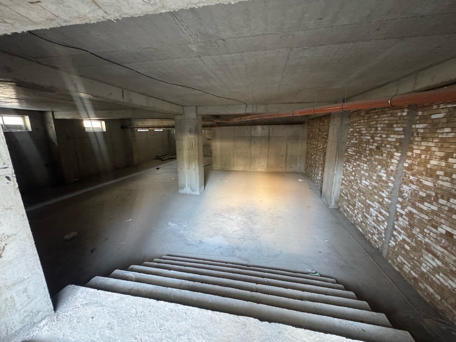 Коммерческая недвижимость 215 м².