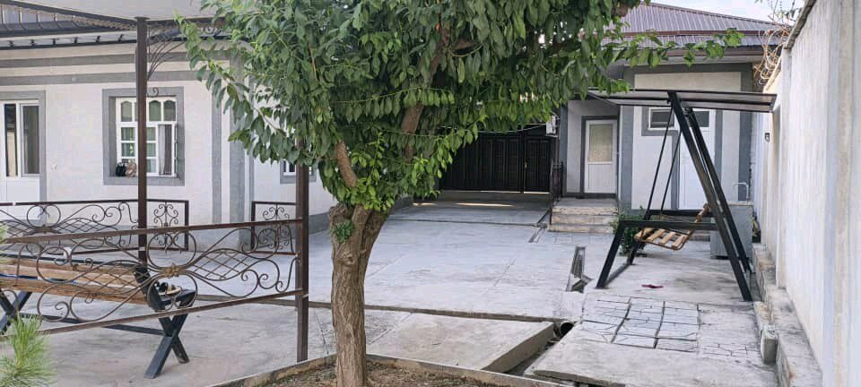 Дом, 8 комнат, 1 этаж.