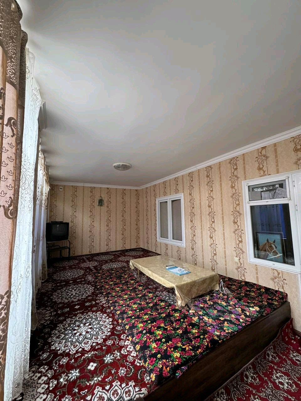 Дом, 9 комнат,  этаж.