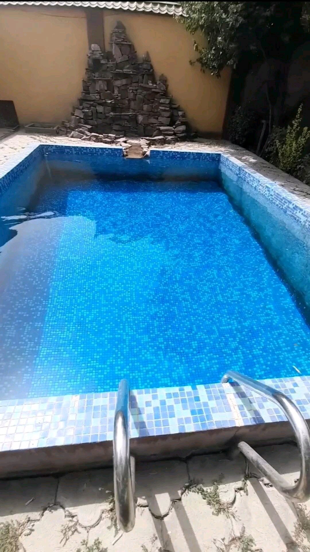 Дом, 14 комнат, 2 этаж.