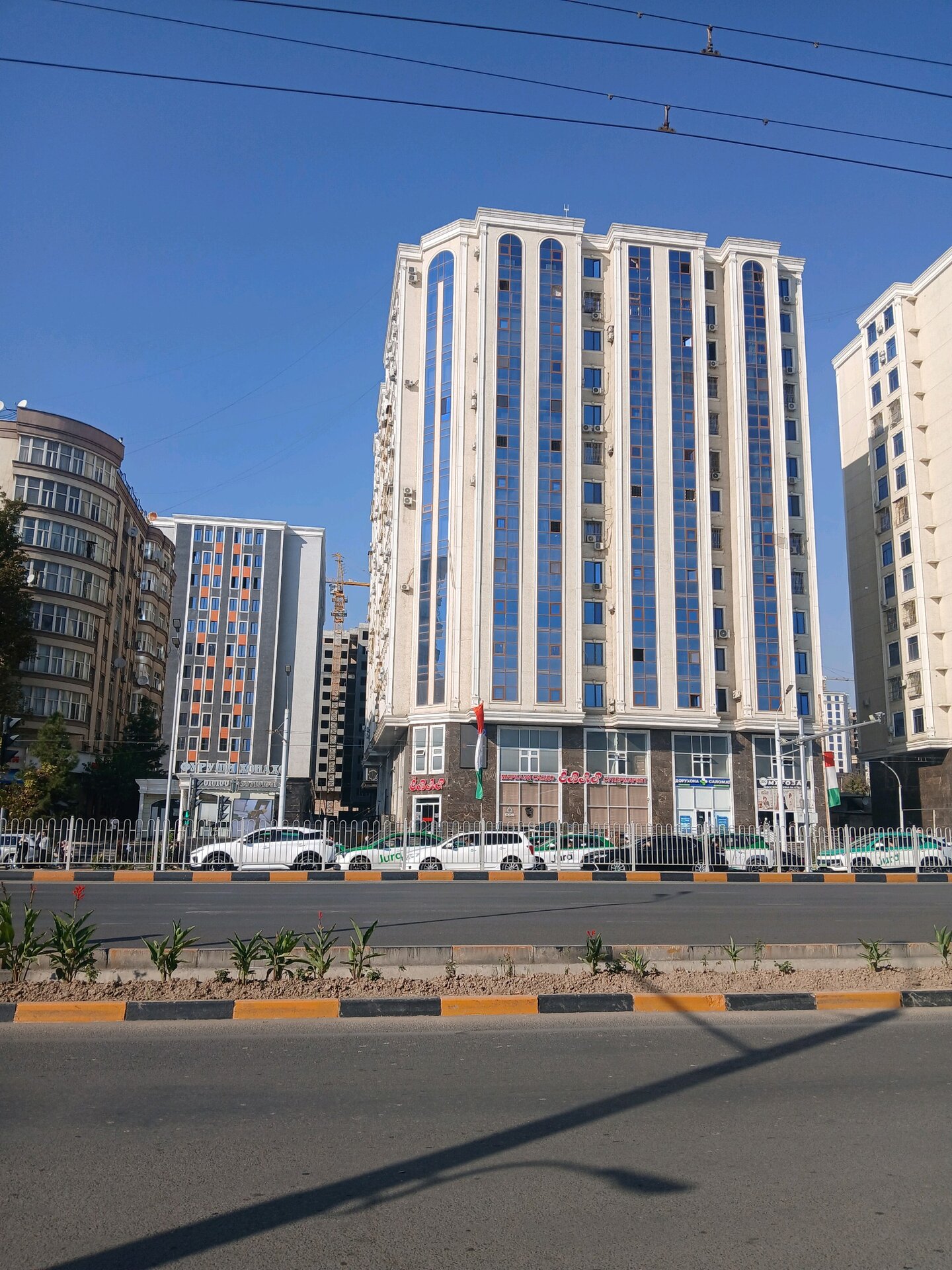 3-комнатная квартира в Душанбе, Сино — фото 1, гостиная