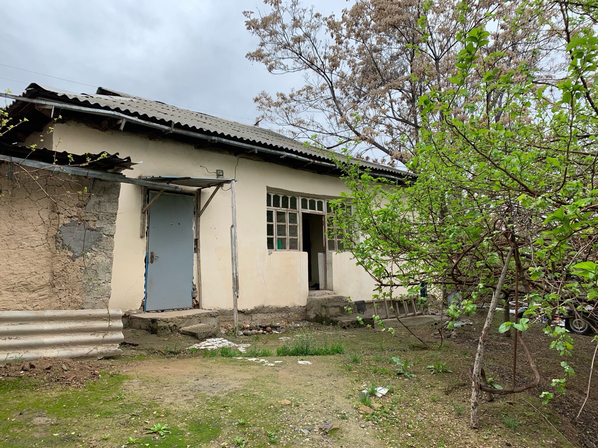 5-комнатный дом в Душанбе, Шохмансур — фото 4, двор