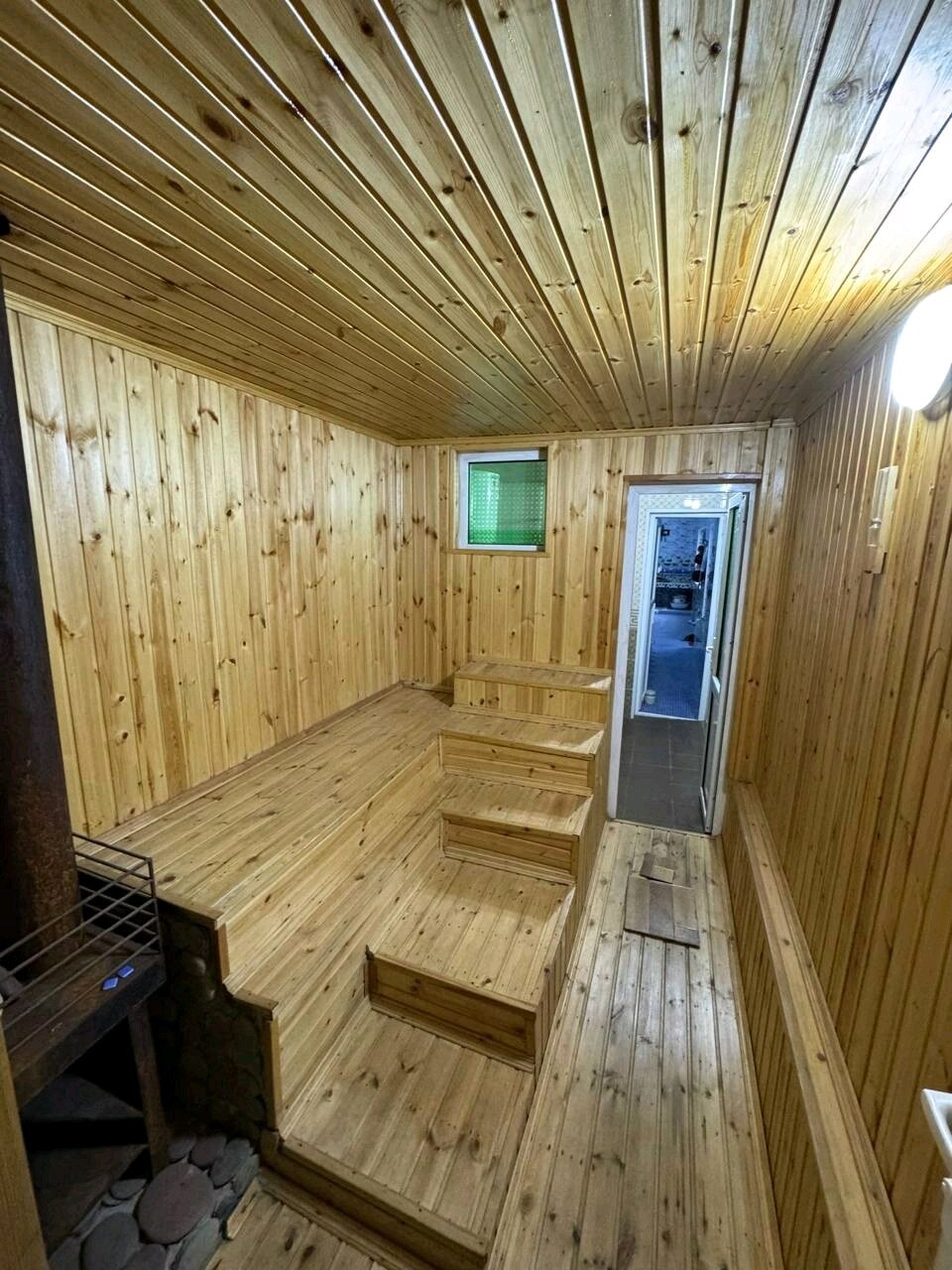 Дом, 10 комнат,  этаж.