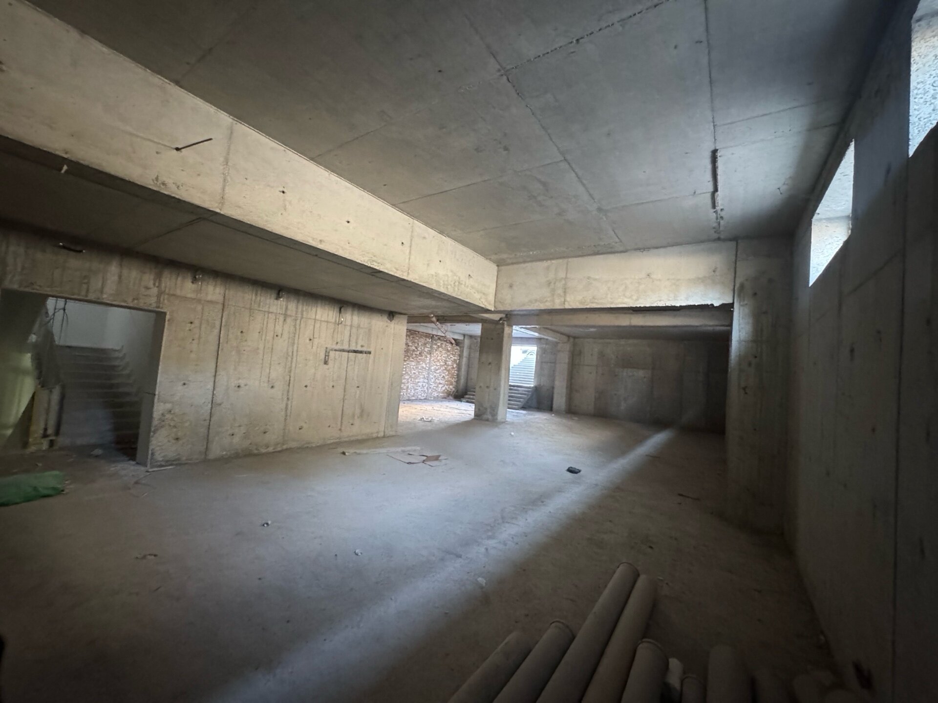 Коммерческая недвижимость 215 м².
