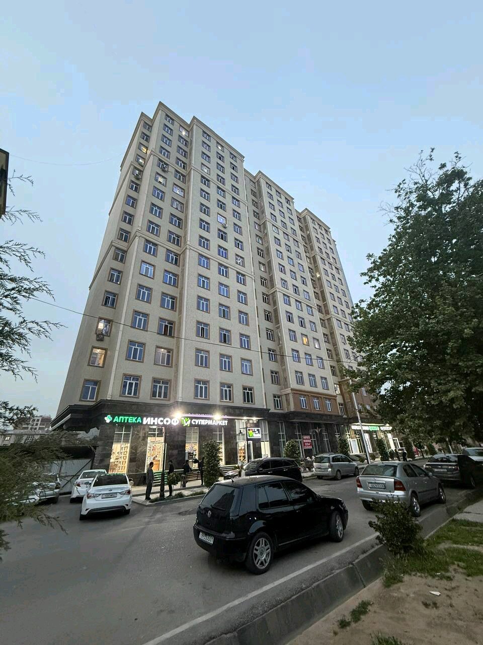 3-комнатная квартира в Душанбе, Фирдавси — фото 1, гостиная