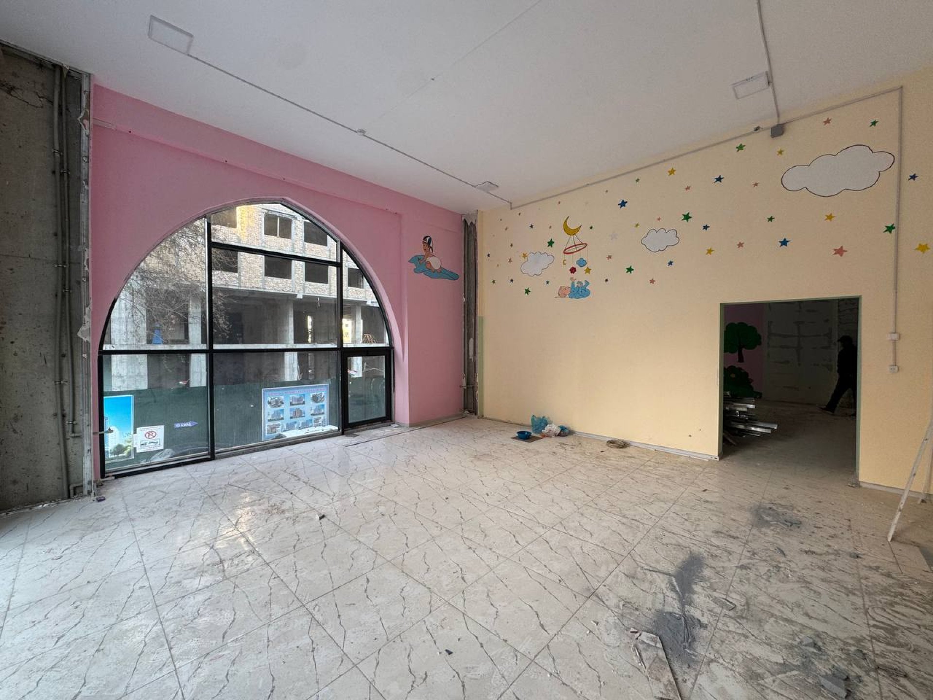 Коммерческая недвижимость 83 м².