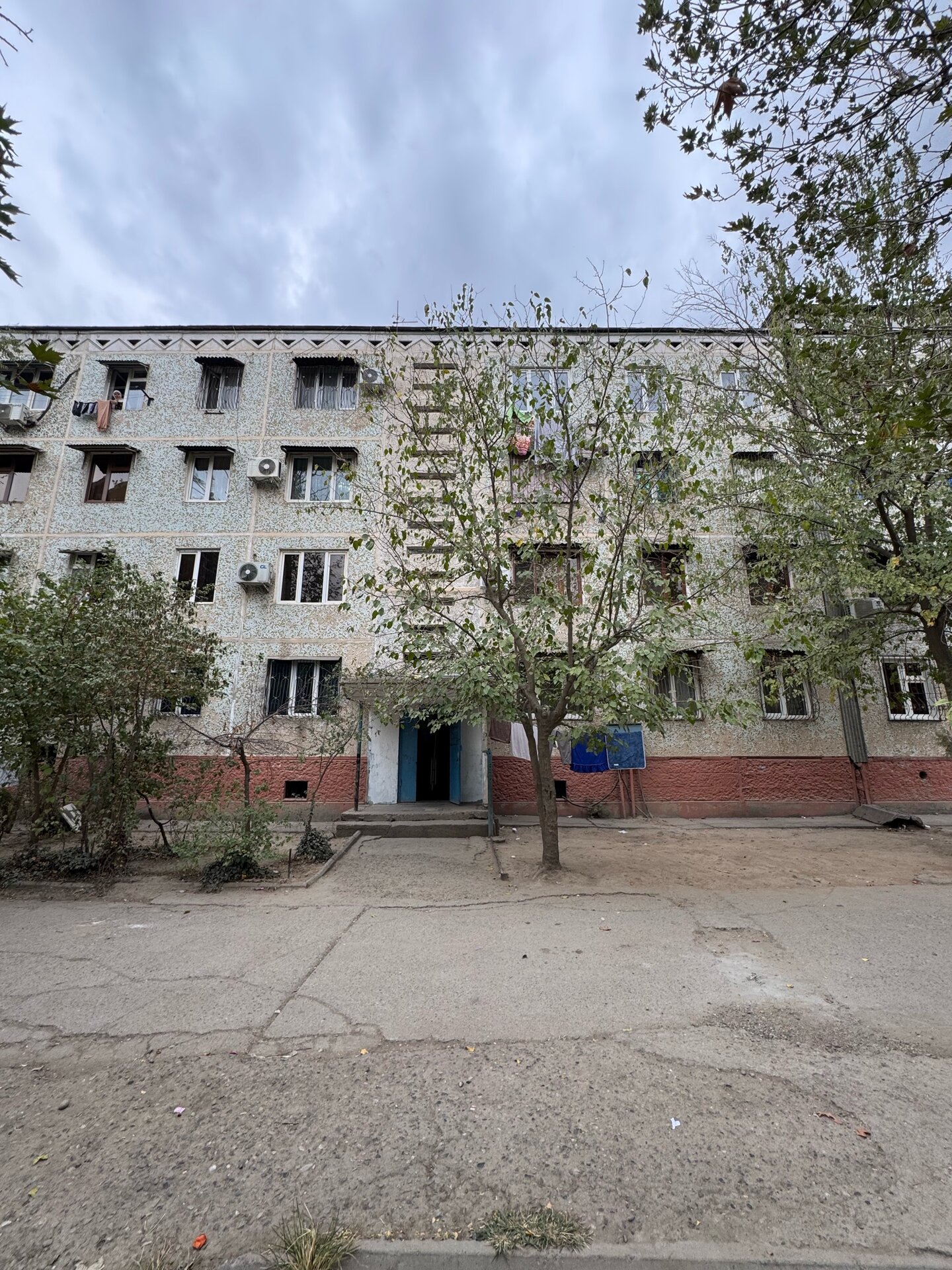 3-комнатная квартира в Душанбе, Фирдавси — фото 1, гостиная