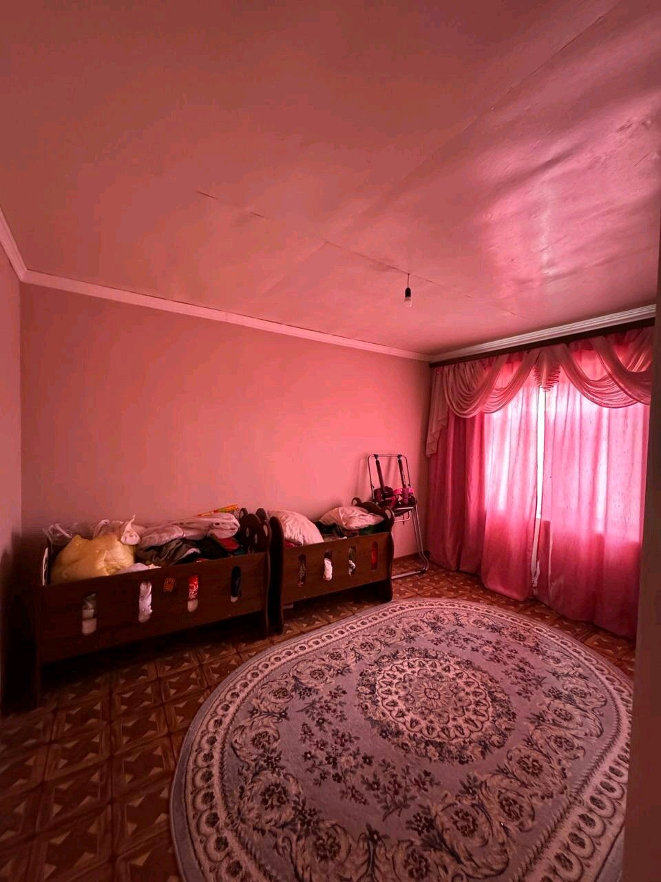Дом, 9 комнат,  этаж.