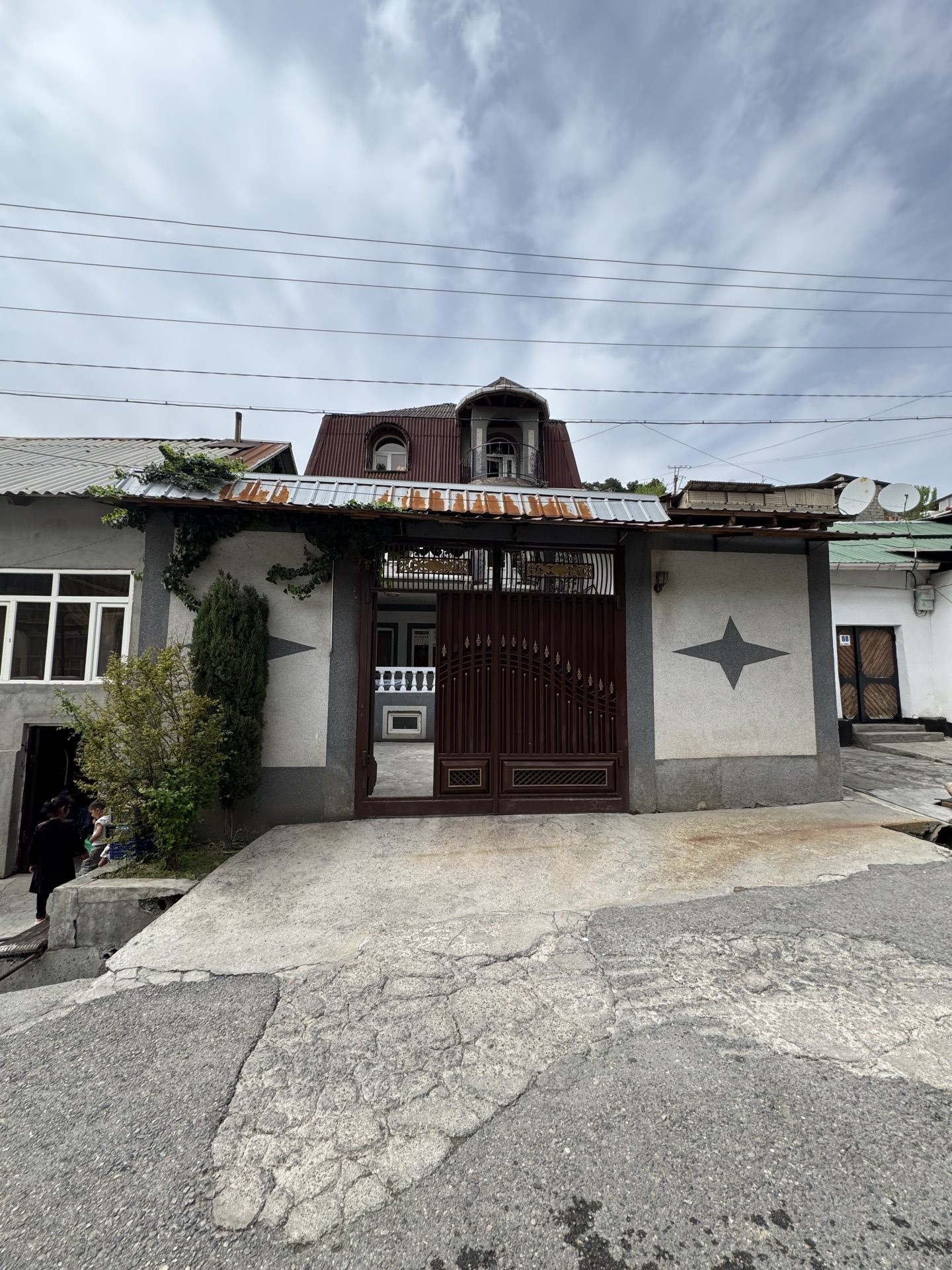 Дом, 7 комнат, 3 этаж.