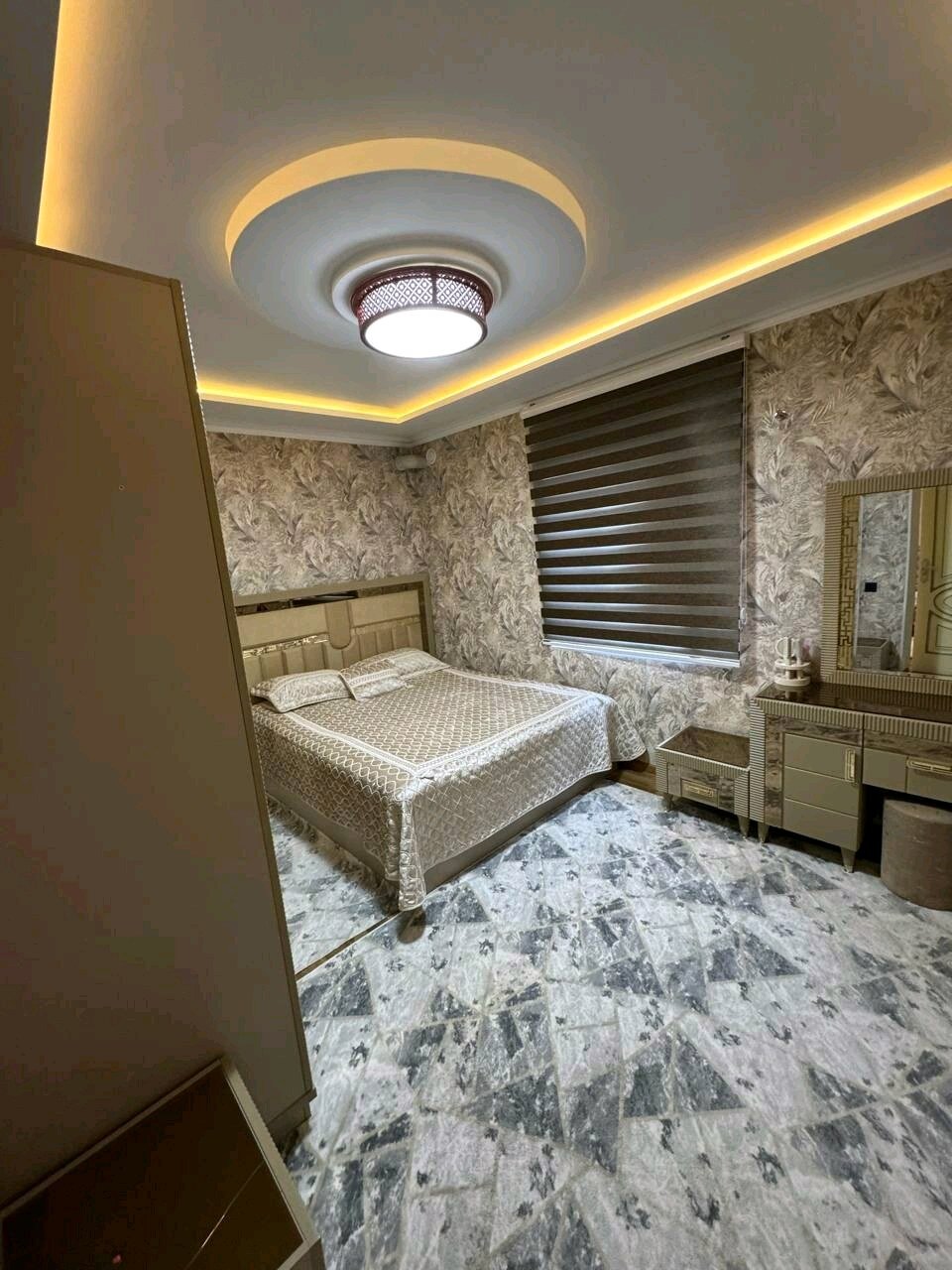 Дом, 10 комнат,  этаж.