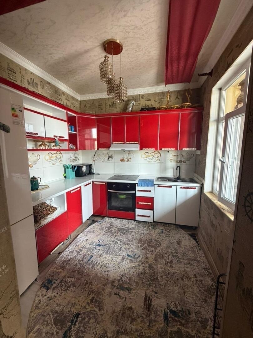 Дом, 5 комнат, 2 этаж.