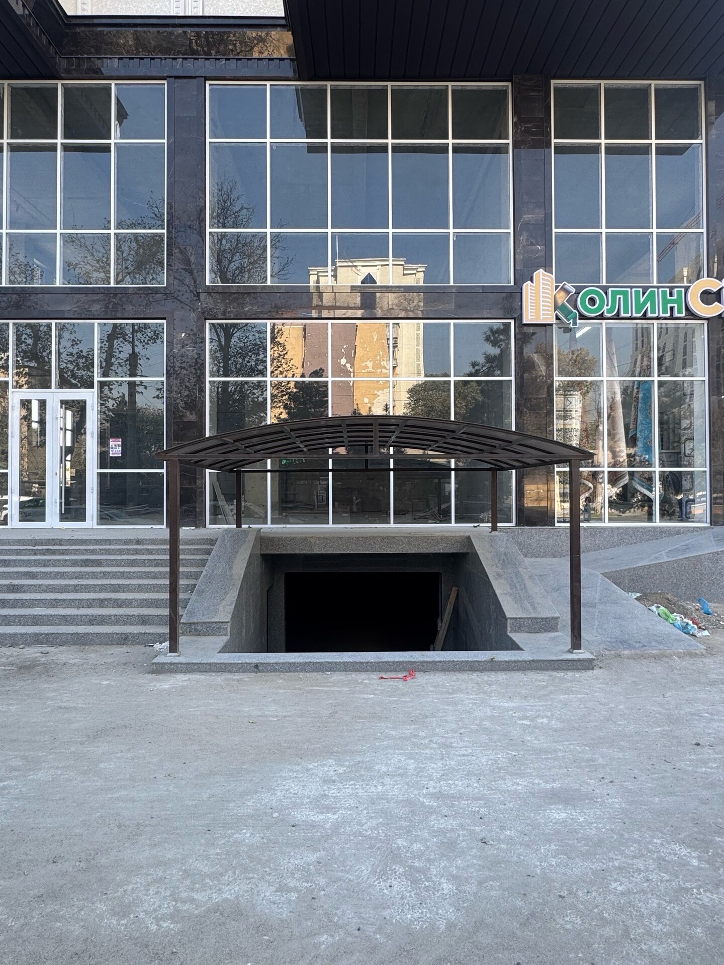 Коммерческая недвижимость 215 м².