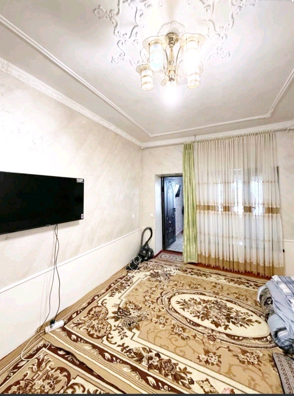 Дом, 6 комнат, 1 этаж.