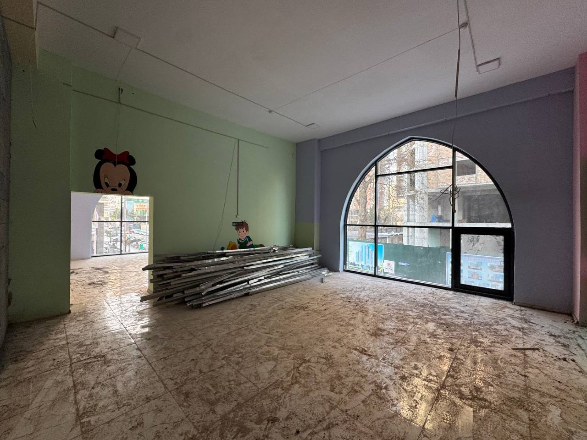 Коммерческая недвижимость 83 м².