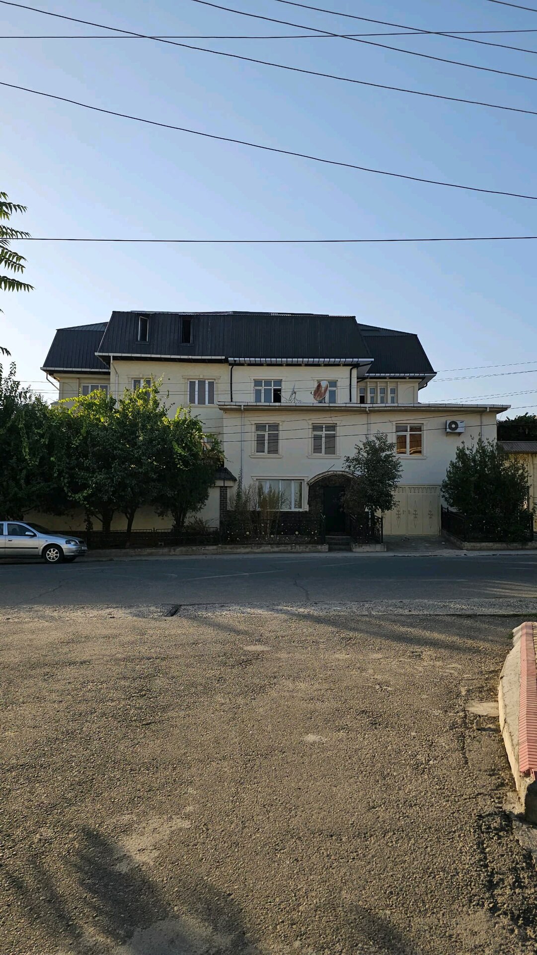 12-комнатный дом в Душанбе, Шохмансур — фото 1, фасад