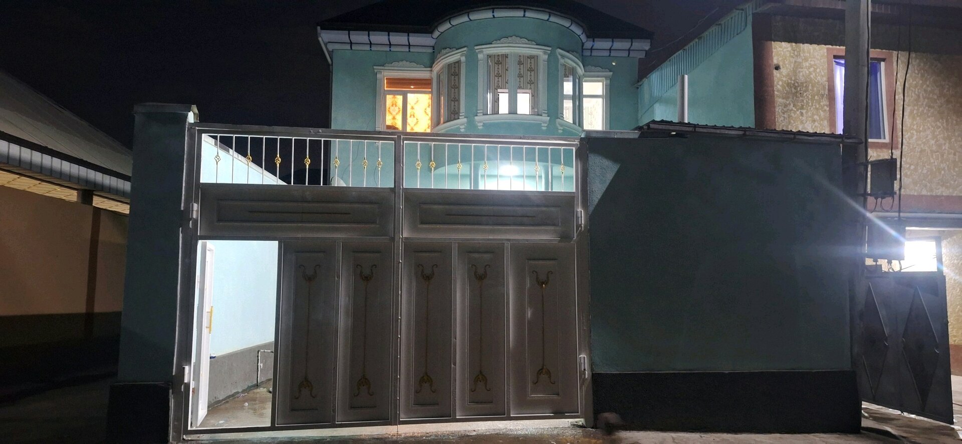 Дом, 5 комнат, 2 этаж.