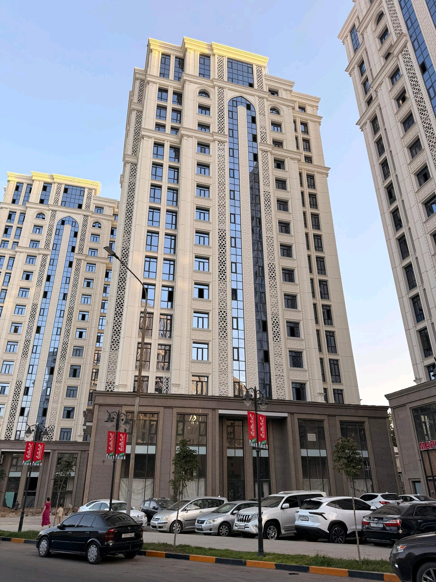 4-комнатная квартира в Душанбе, Исмоили Сомони — фото 1, гостиная