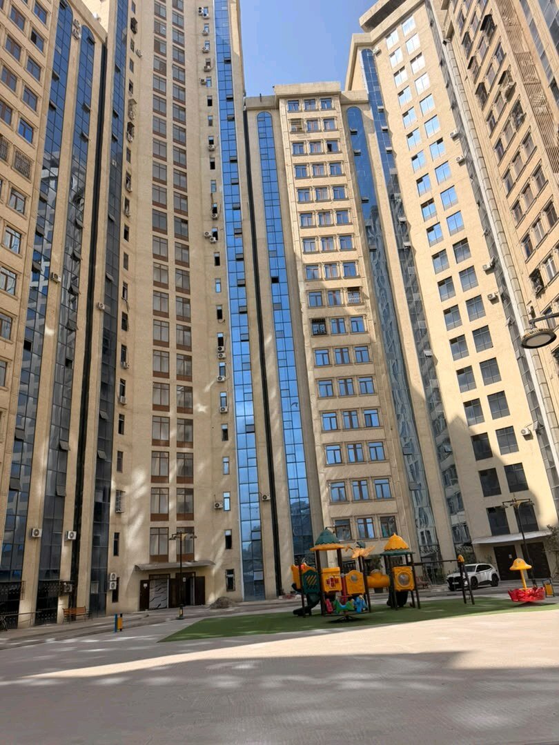 2-комнатная квартира в Душанбе, Шохмансур — фото 1, гостиная