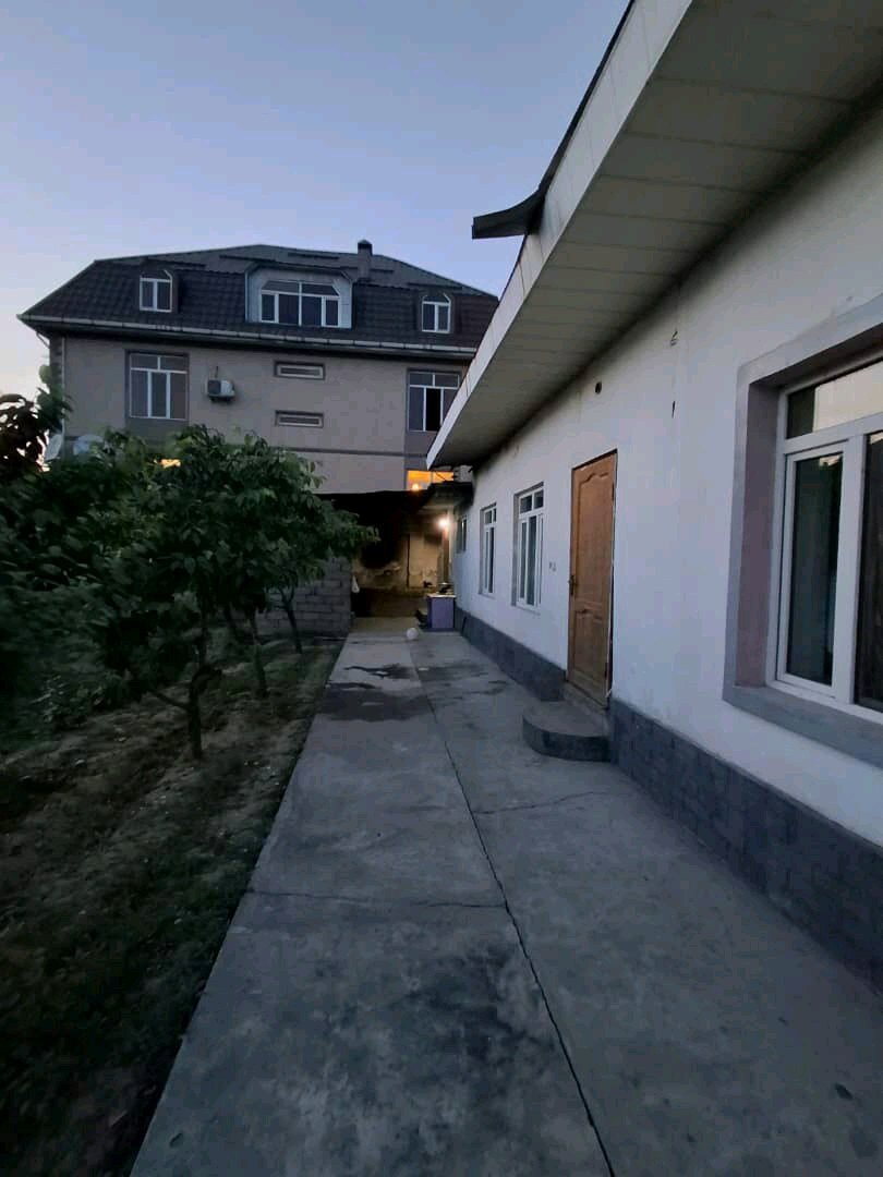 Дом, 8 комнат, 1 этаж.