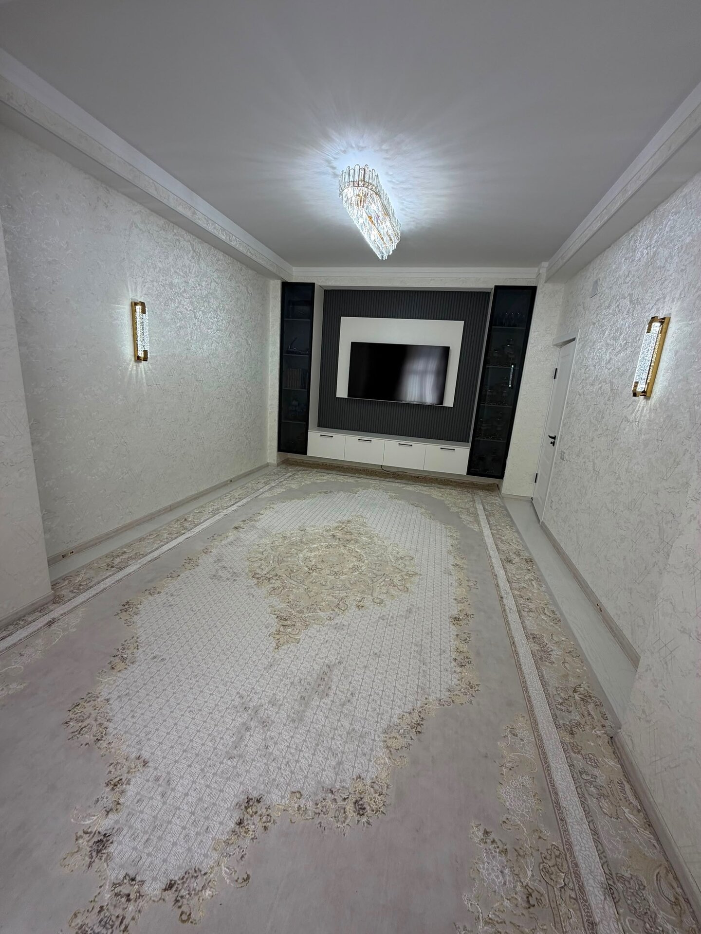 3-комнатная квартира в Душанбе, Исмоили Сомони — фото 6, балкон