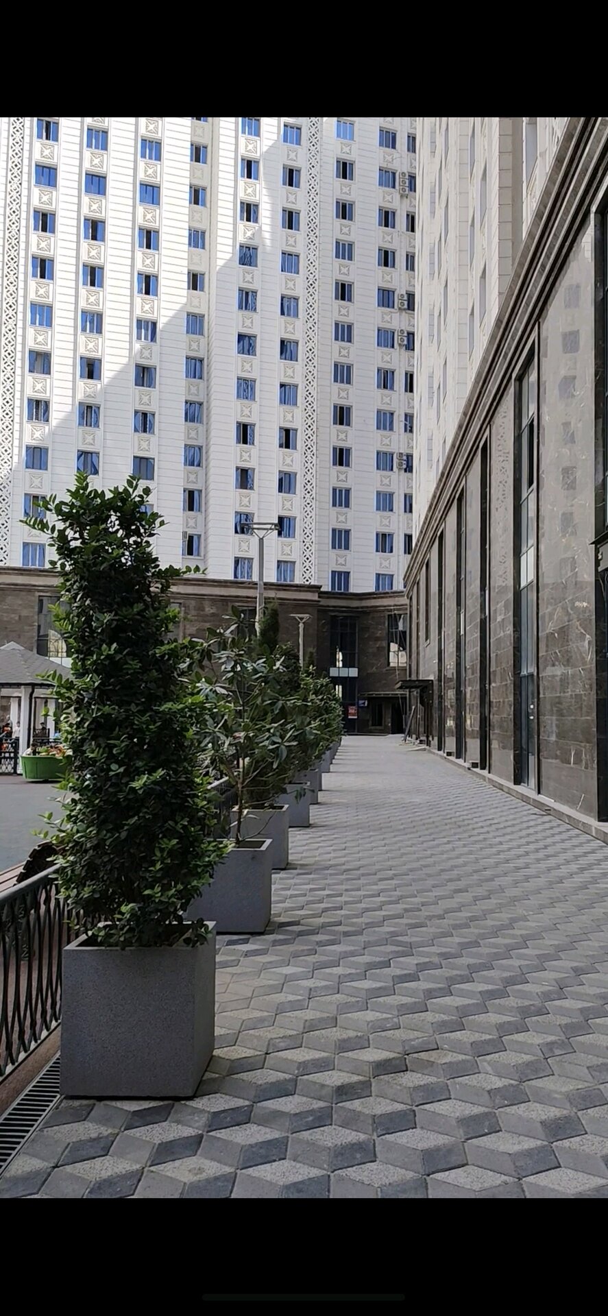 2-комнатная квартира в Душанбе, Исмоили Сомони — фото 5, коридор
