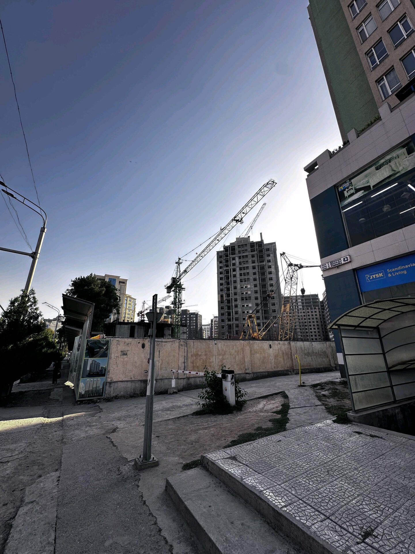 3-комнатная квартира в Душанбе, Шохмансур — фото 1, гостиная