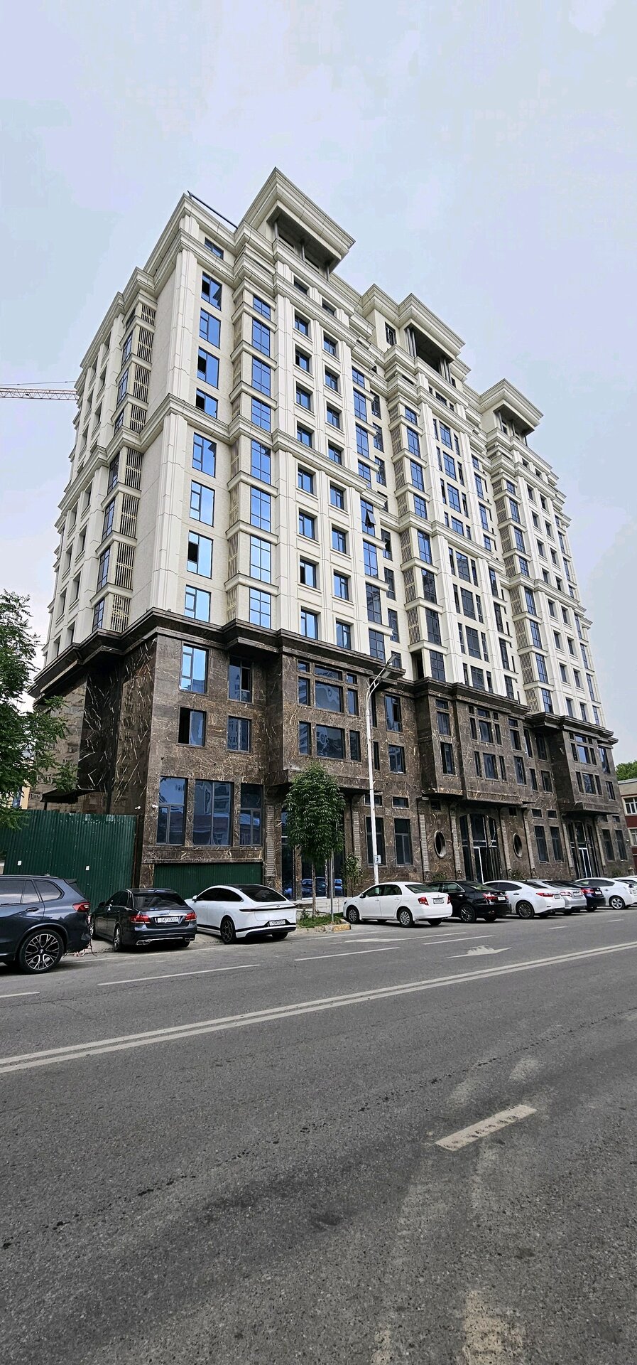 2-комнатная квартира в Душанбе, Шохмансур — фото 1, гостиная