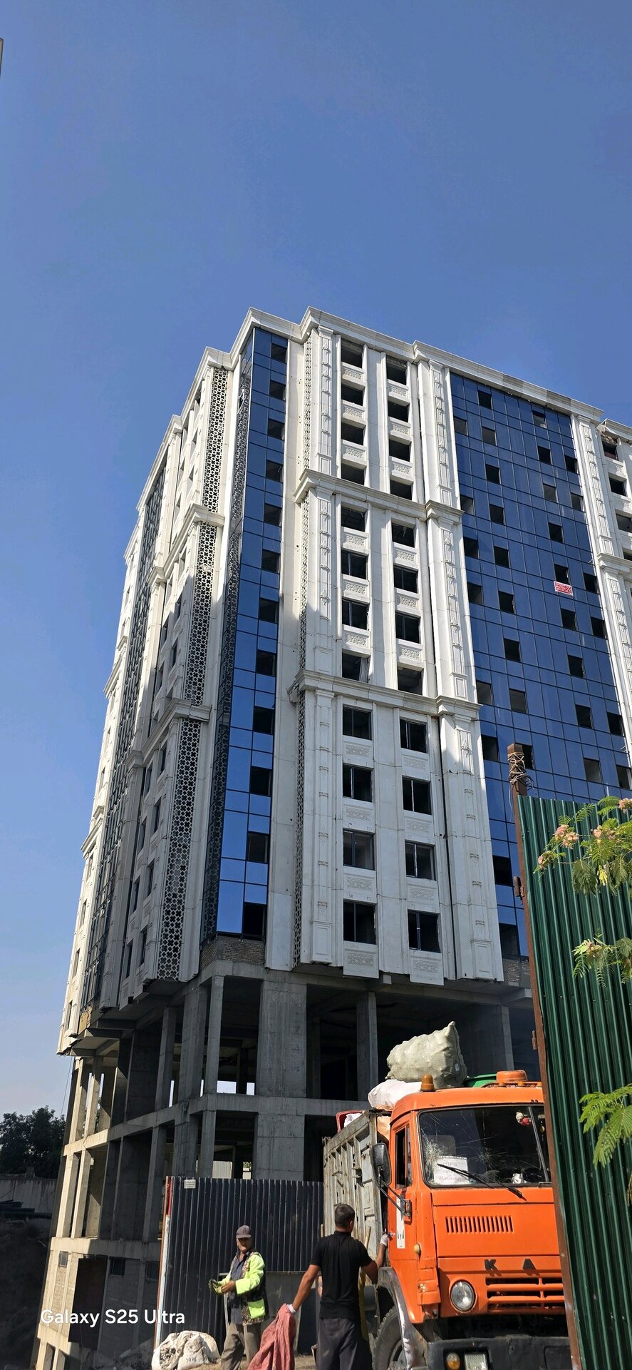 3-комнатная квартира в Душанбе, Шохмансур — фото 1, гостиная