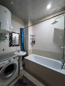2-комнатная квартира в Душанбе, Фирдавси — фото 6, балкон