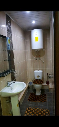 2-комнатная квартира в Душанбе, Сино — фото 4, санузел