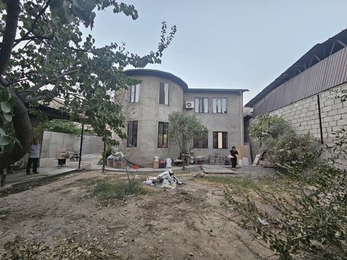 5-комнатный дом в Душанбе, Исмоили Сомони — фото 2, гостиная